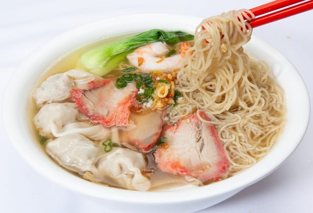 Mì Hoành Thánh/Vietnamese Wonton Egg Noodle Soup.